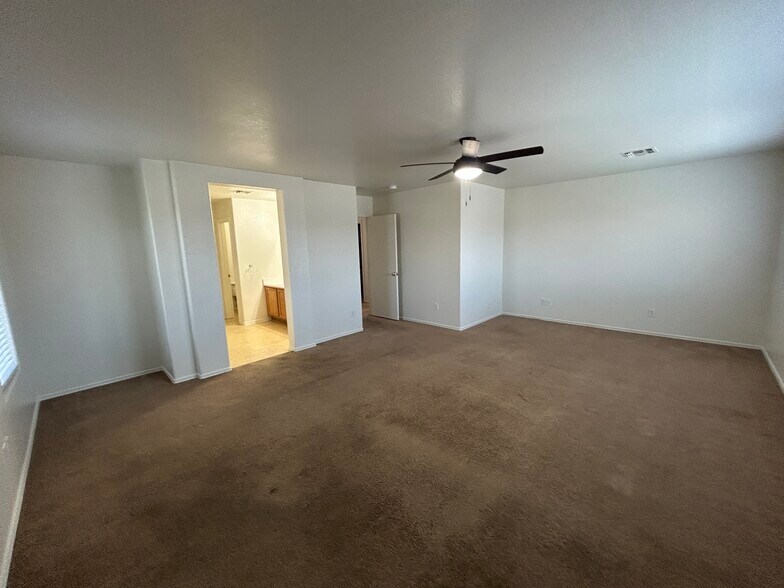 Building Photo - 7399 W Solano Dr S
