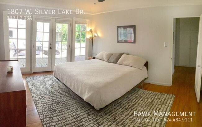 Building Photo - 1807 W Silver Lake Dr