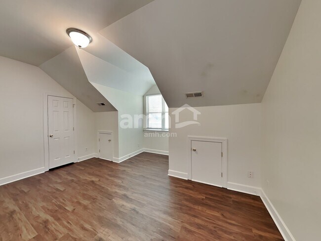 Building Photo - 13036 Meadowmere Road