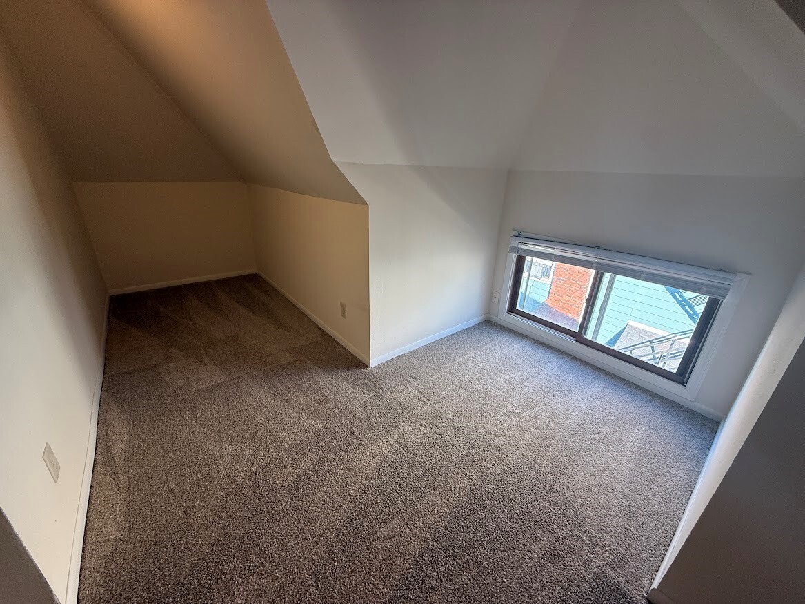 Building Photo - 315 N Blair St