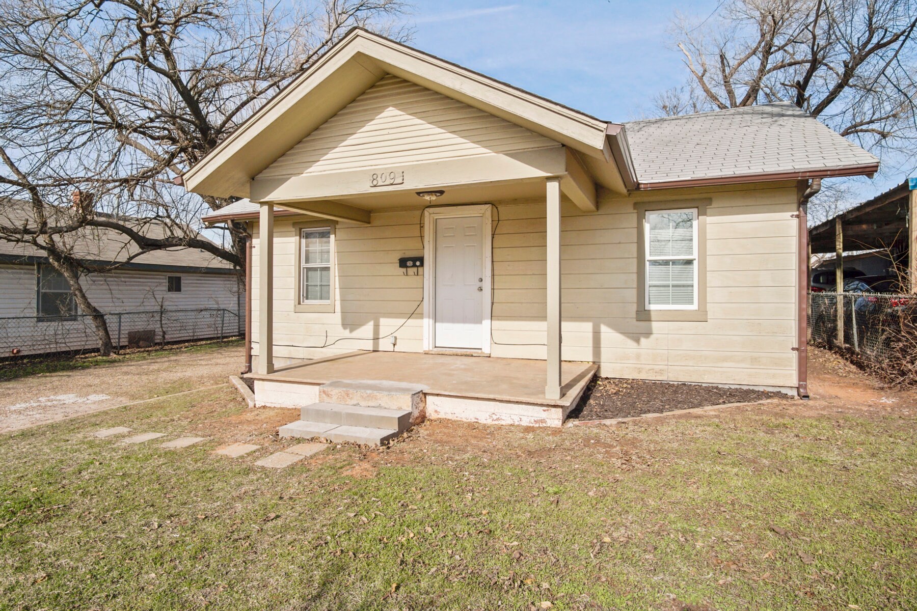 Building Photo - 809 SE 32nd St