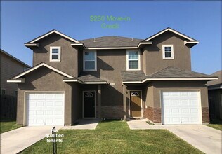 Building Photo - "Spacious 3-Bedroom Condo Oasis with 2.5 B...