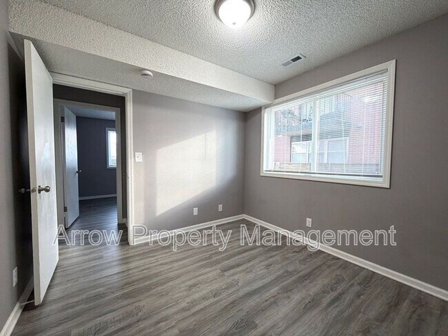 Building Photo - 660 S 20th St