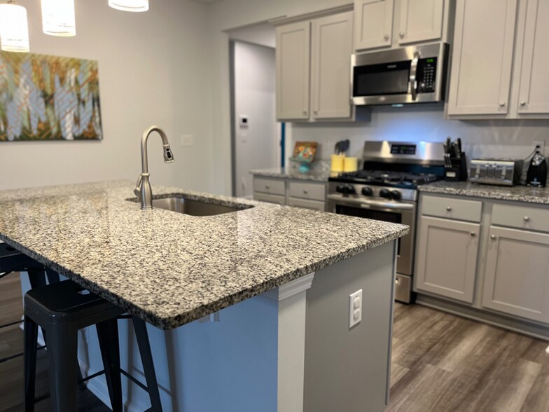 Building Photo - 5012 Paddy Fld Wy