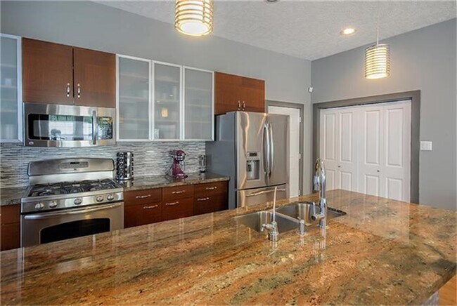 Building Photo - 1414 Emancipation Ave