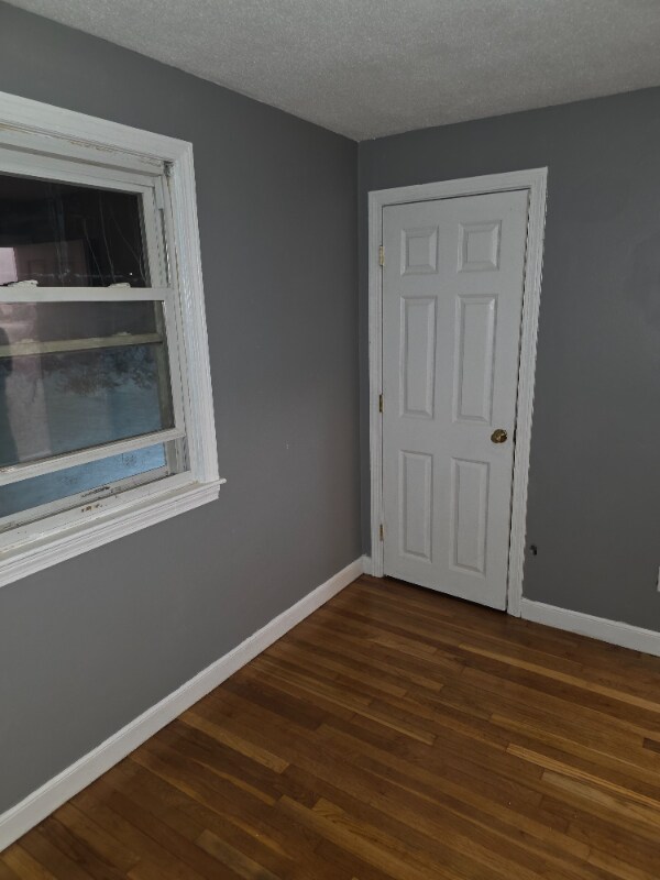 Building Photo - 19 Glen St