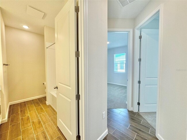 Building Photo - 824 Griffon Ave