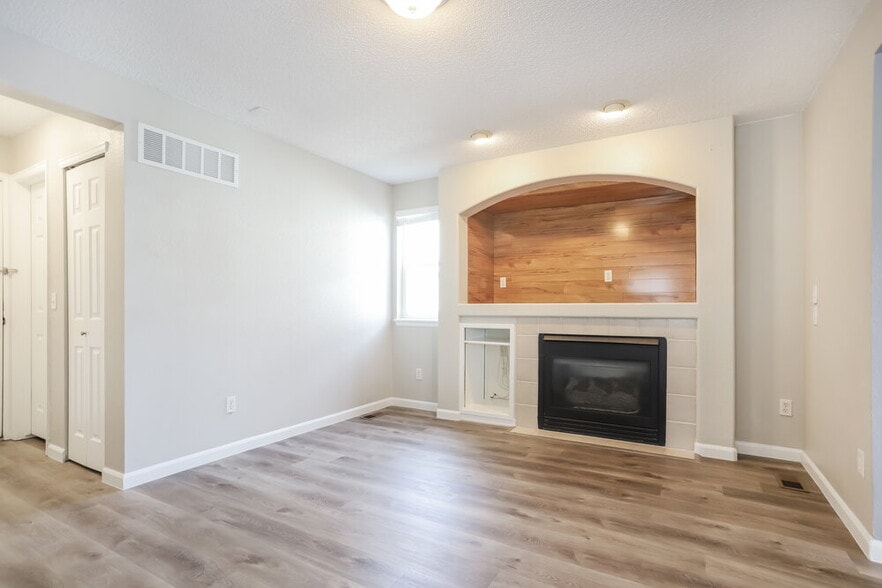 Building Photo - 11224 Jordan Ct