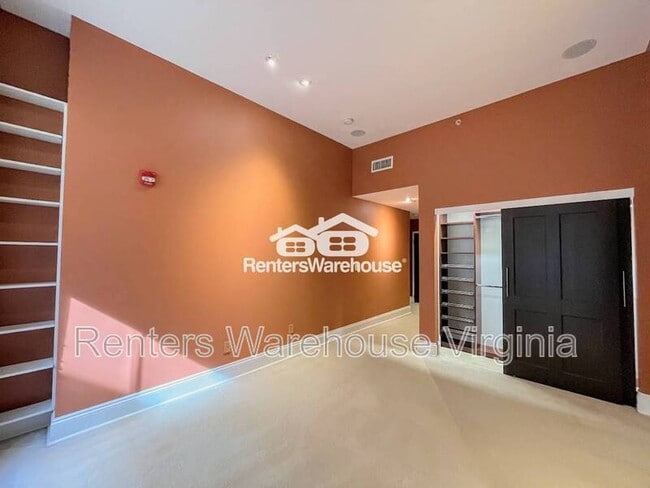 Building Photo - 219 Granby St