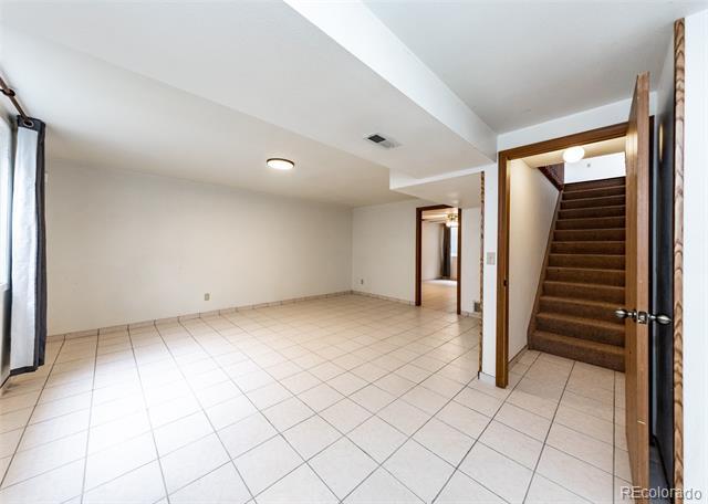 Building Photo - 838 Daffodil St