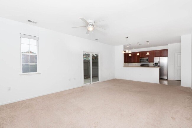 Building Photo - Spacious Condo in Spence Crossing