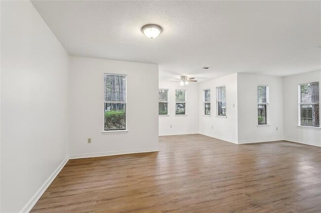 Building Photo - 309 Teal Ct