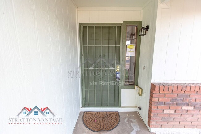 Building Photo - 3749 E Hopi Ave