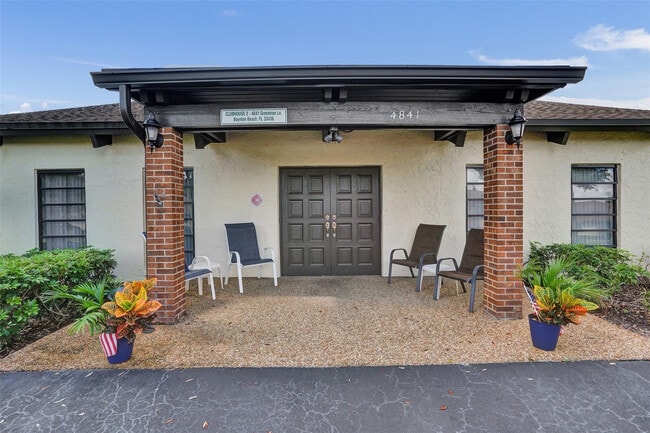 Building Photo - 4840 Greentree Ln