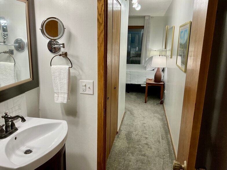 Building Photo - 2100 Valkyrie Dr NW