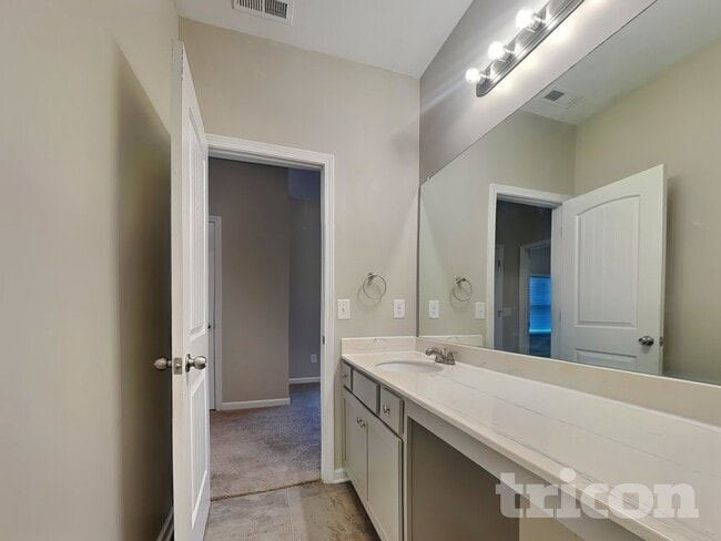 Building Photo - 307 Arbor Cir