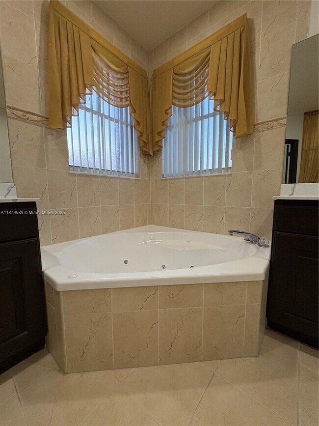 Building Photo - 15375 SW 93rd Ln