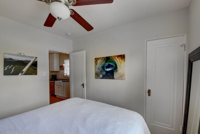 Building Photo - Gorgeous duplex near Cherry Creek!