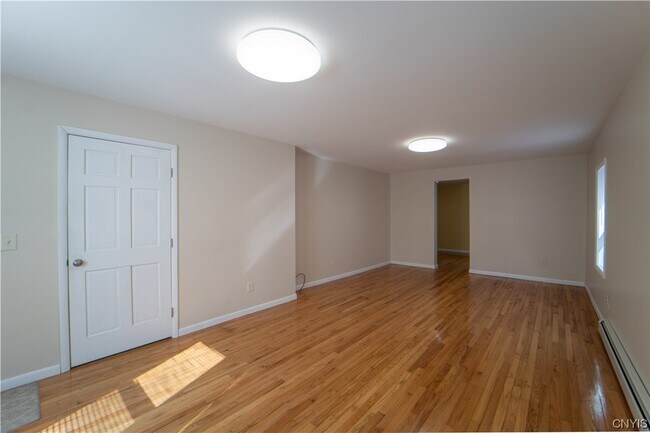 Building Photo - 17 High St