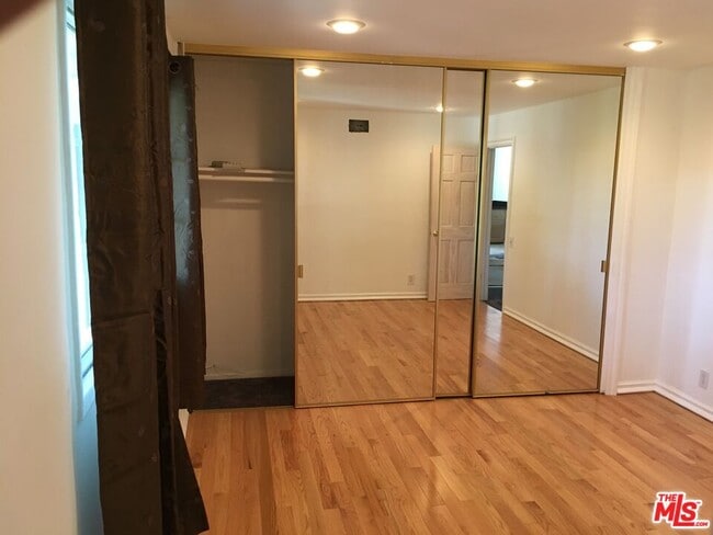 Building Photo - 6721 Melba Ave