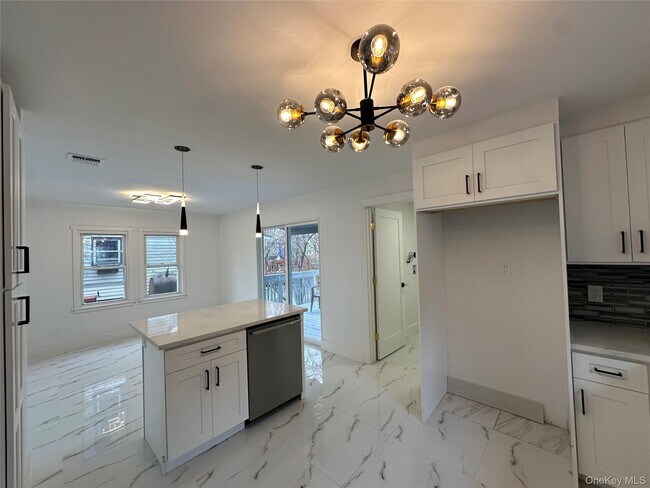 Building Photo - 29 Church St