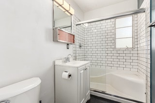 Building Photo - 4333 N 15th Dr