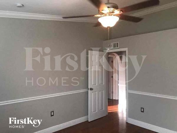 Building Photo - 17261 Oriole Rd