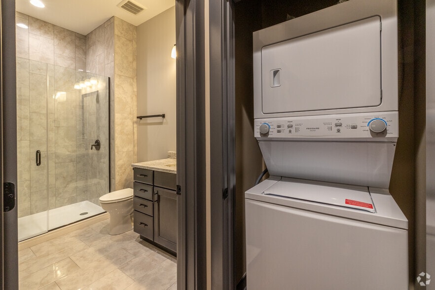 1BR, 1BA - City Hall Suites