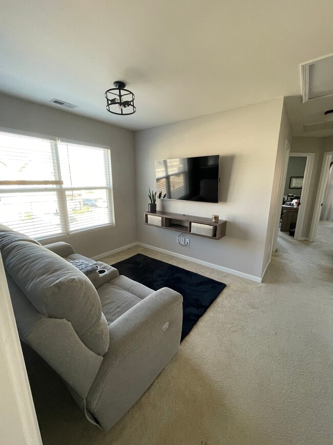 Building Photo - 13402 Savannah Point Dr