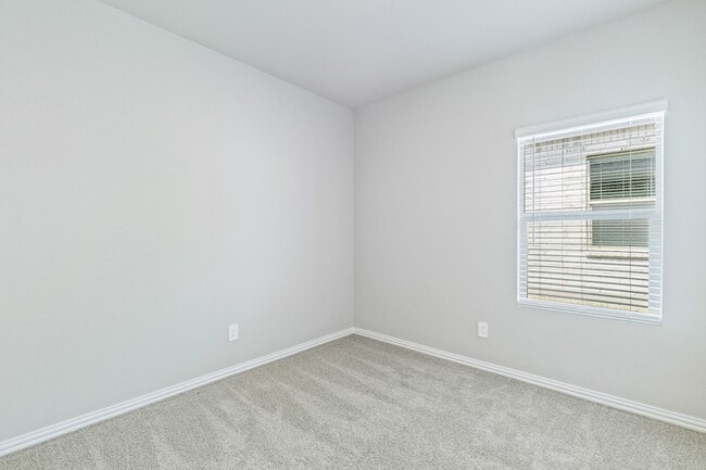 Building Photo - 716 Caraway Dr