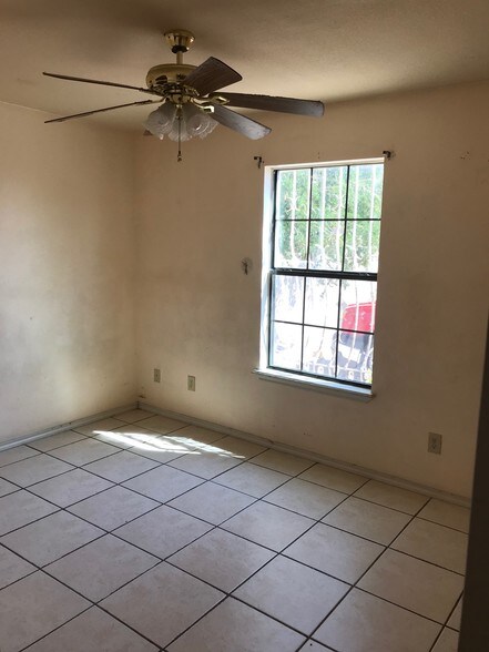 Building Photo - 3101 Barrios St