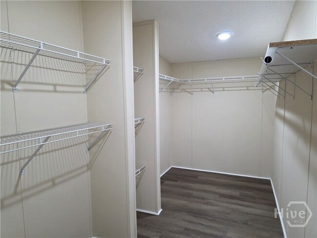 Building Photo - 311 Mockingbird Dr