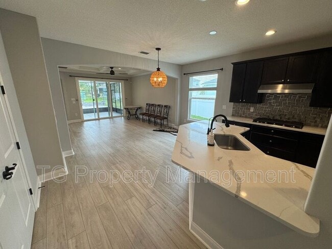 Building Photo - 64 Rose Dew Dr