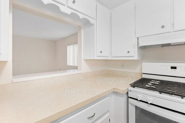 Building Photo - 2409 Newcastle