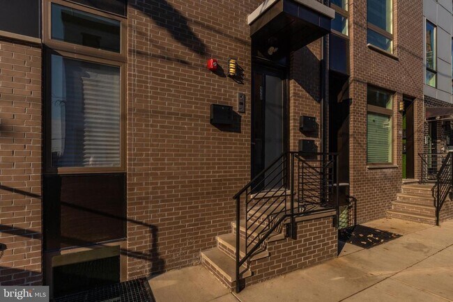 Building Photo - 920 N 15th St