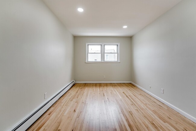 Building Photo - 263 Palisade Ave