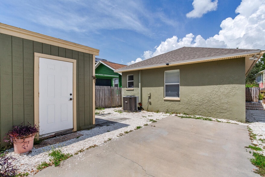 Storage shed - 2120 W Spruce St