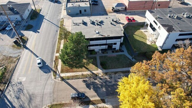 Building Photo - 1109 N 28th St