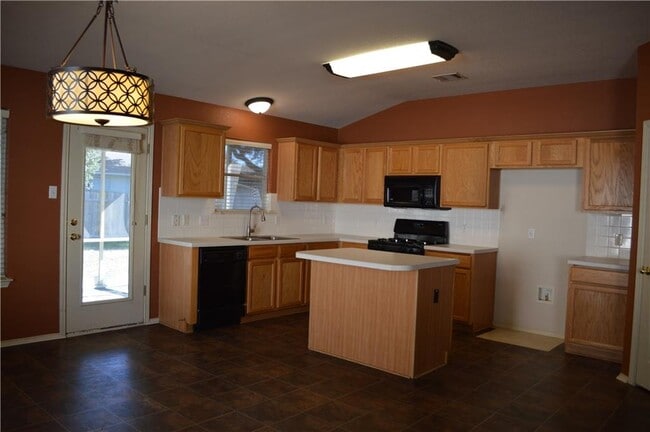 Building Photo - 17405 Bottle Springs Ln