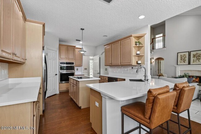 Building Photo - 413 River Birch Ln