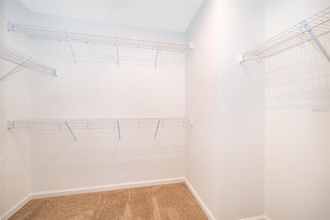 Building Photo - 9811 Walkway Dr