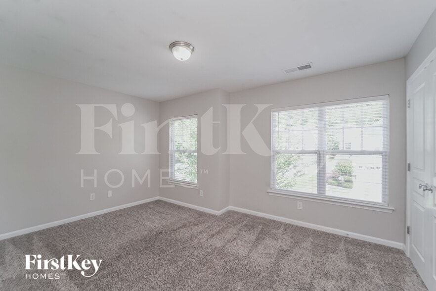 Building Photo - 9508 Long Hill Dr