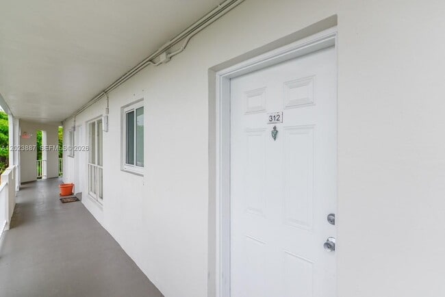 Building Photo - 7737 SW 88th St