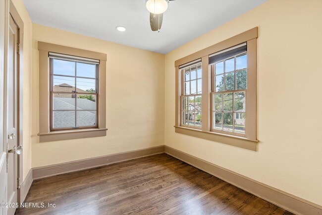 Building Photo - 1745 Belmonte Ave