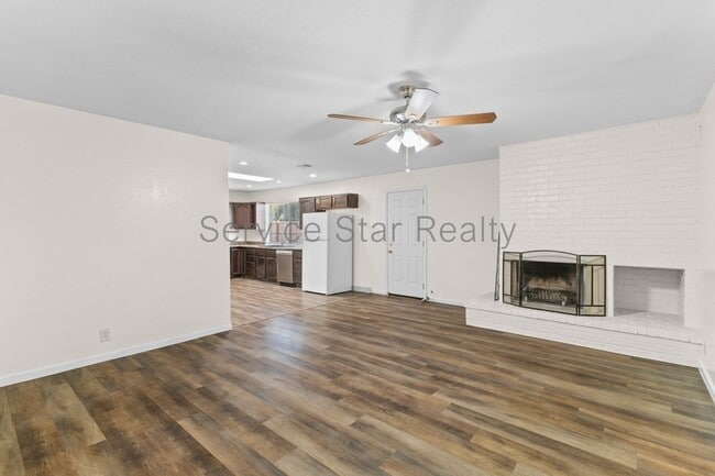 Building Photo - 3812 W Loma Ln