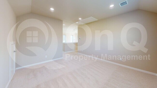 Building Photo - 714 Melody Hl Dr