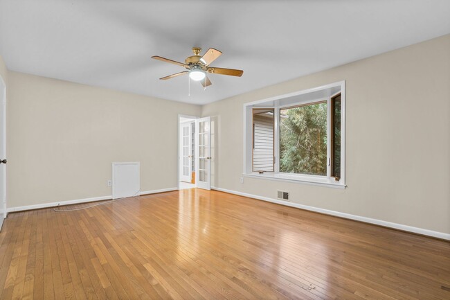 Building Photo - 4 Bed 3 Bath - Bethesda Single Family Home - Move In Ready