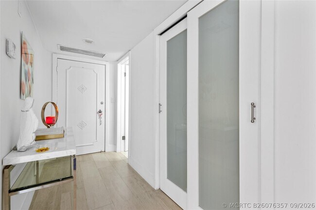 Building Photo - 3850 Galt Ocean Dr
