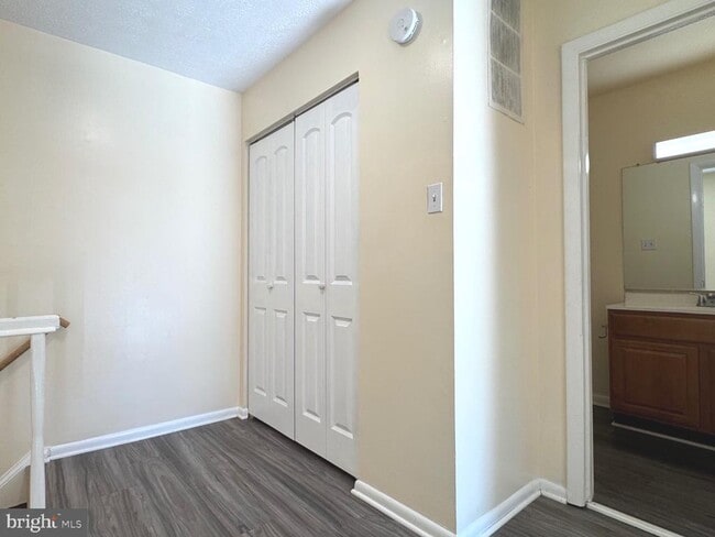 Building Photo - 3882 Manzanita Pl