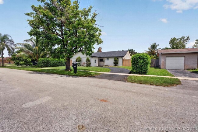 Building Photo - 8131 NW 44th Ct